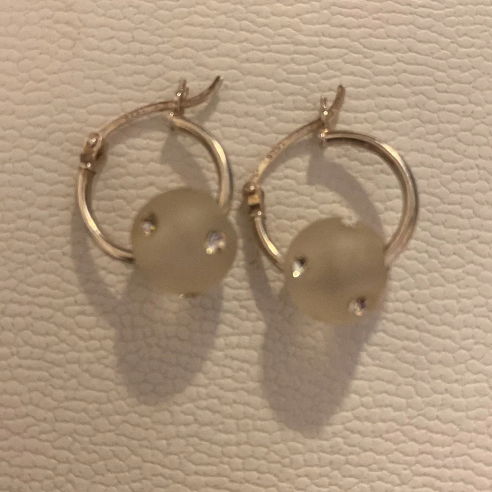 Small earrings - Picture 3 of 3